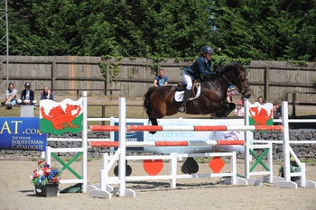 Rachel Proudley bags The Stable Company HOYS 138cm Qualifier win at the Welsh Home Pony